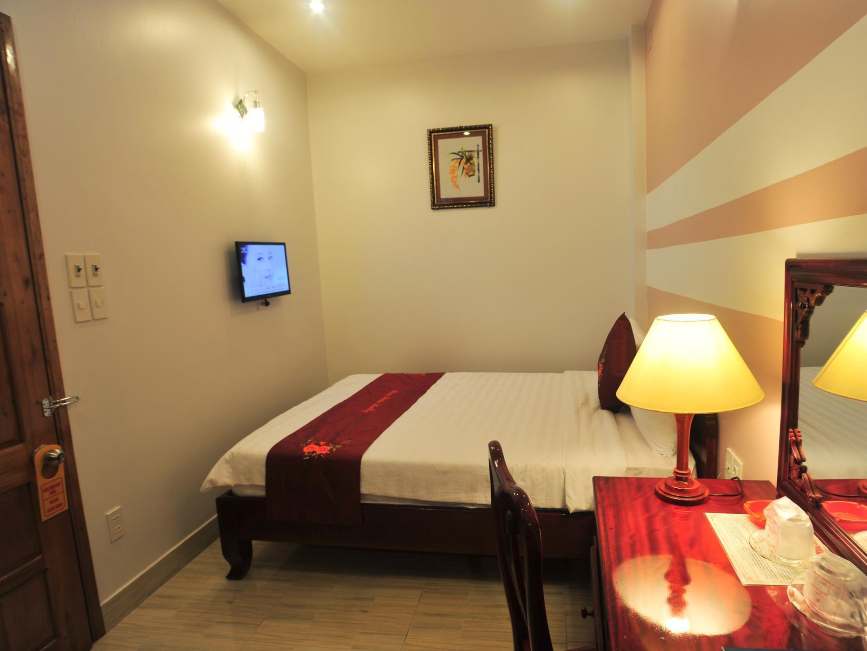 Hong Thien Ruby Hotel Хуе Екстериор снимка