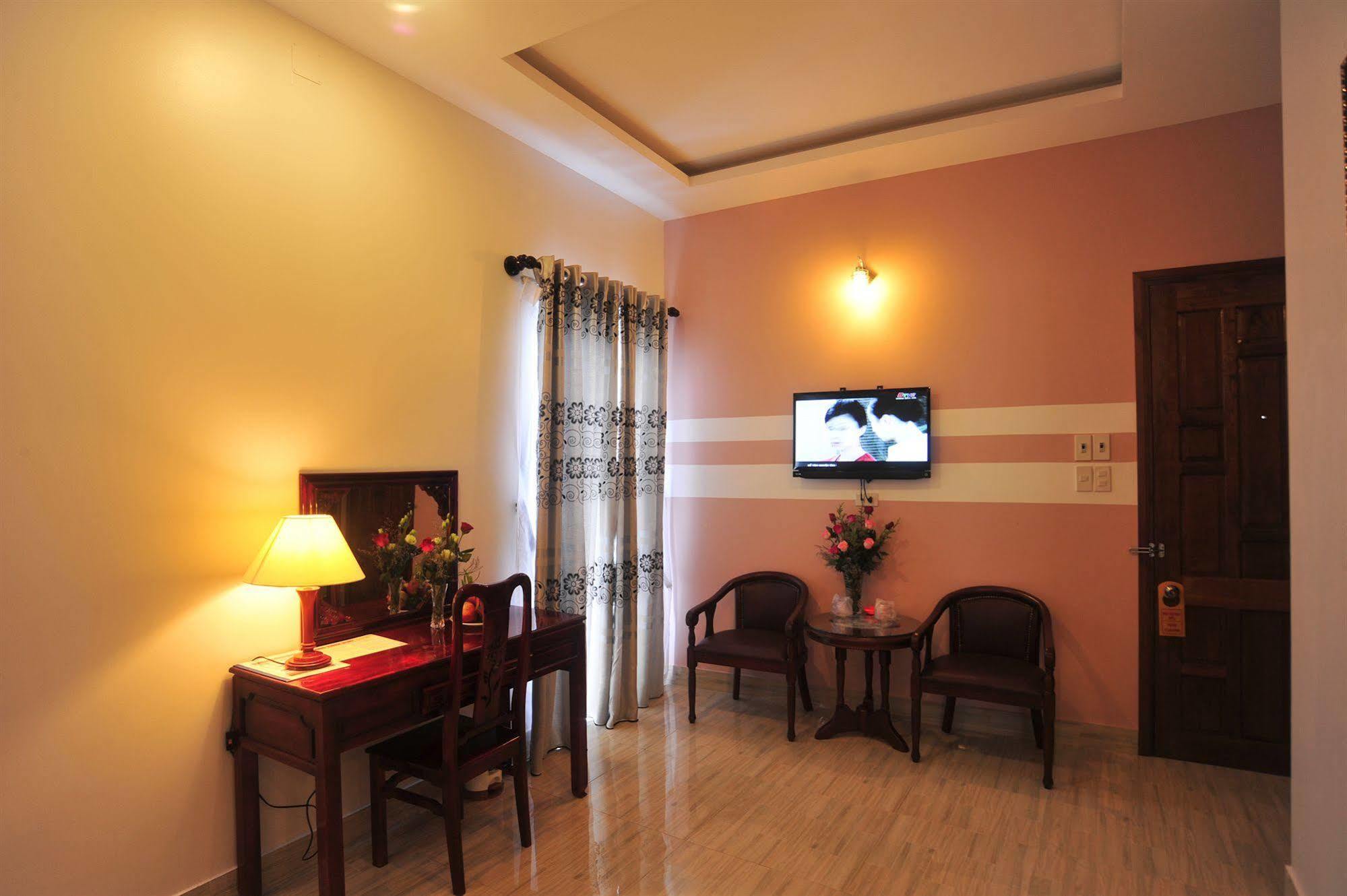 Hong Thien Ruby Hotel Хуе Екстериор снимка
